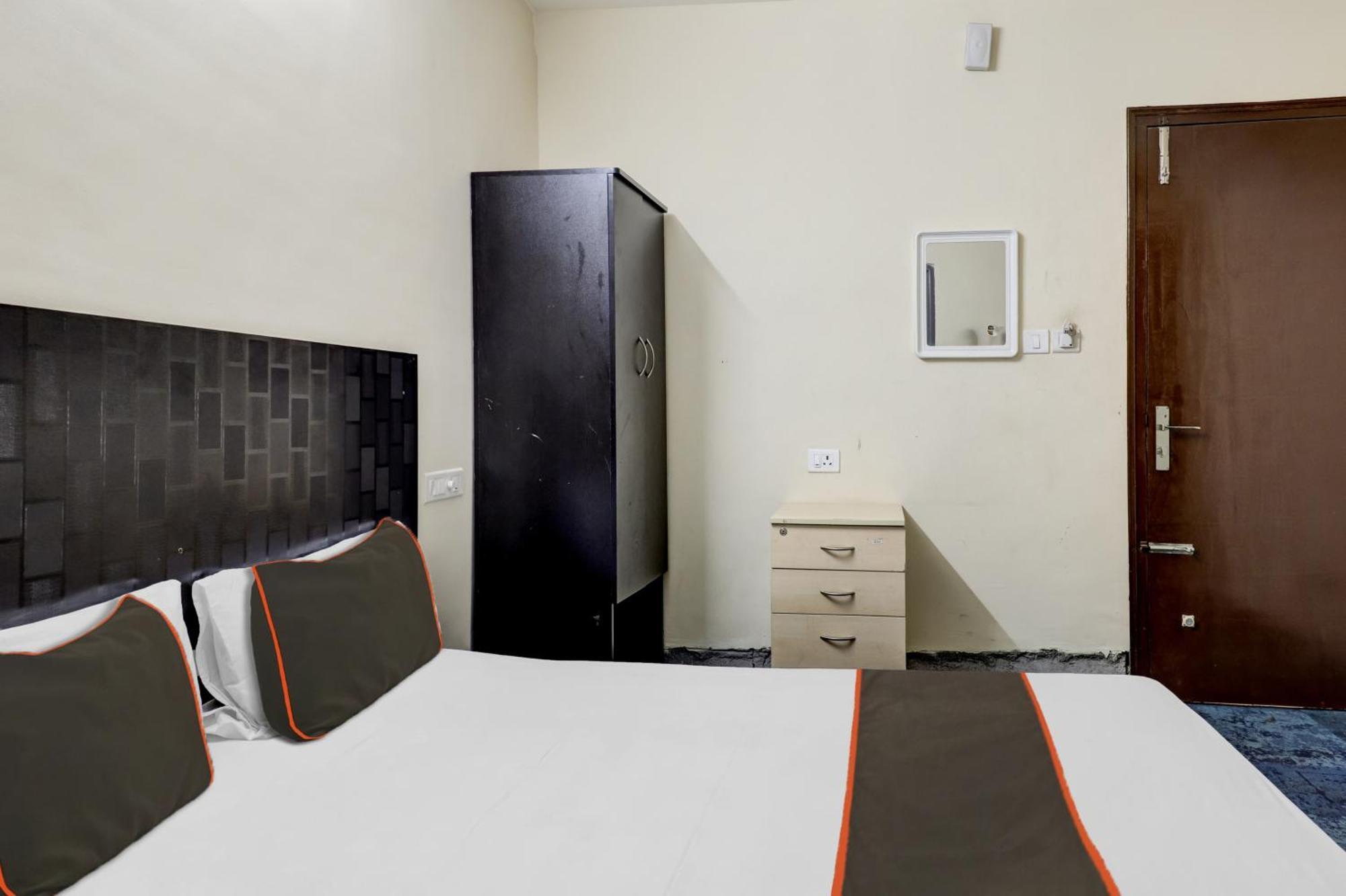 Hotel O Crescent Shine Bangalore Exteriör bild