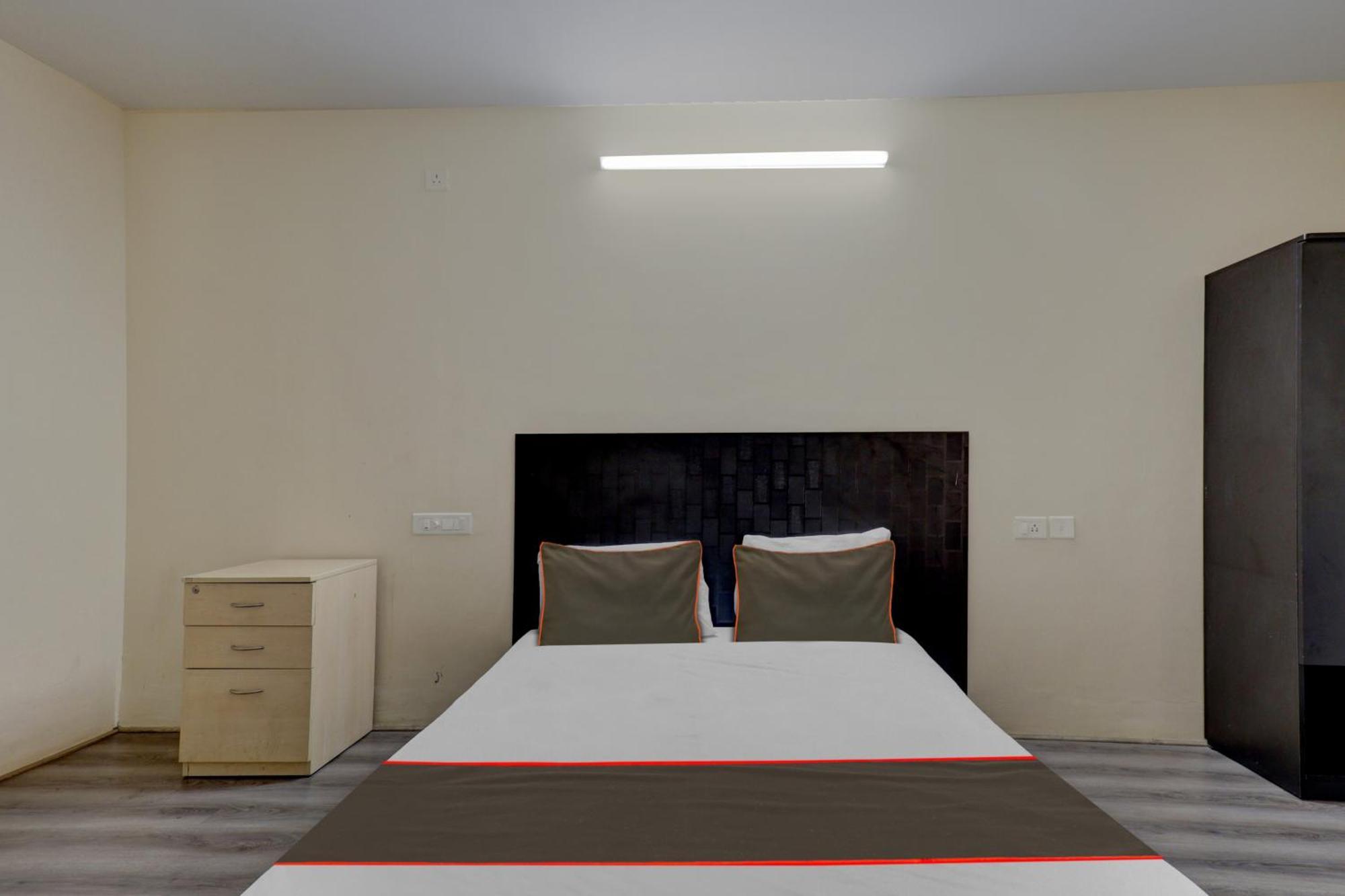 Hotel O Crescent Shine Bangalore Exteriör bild