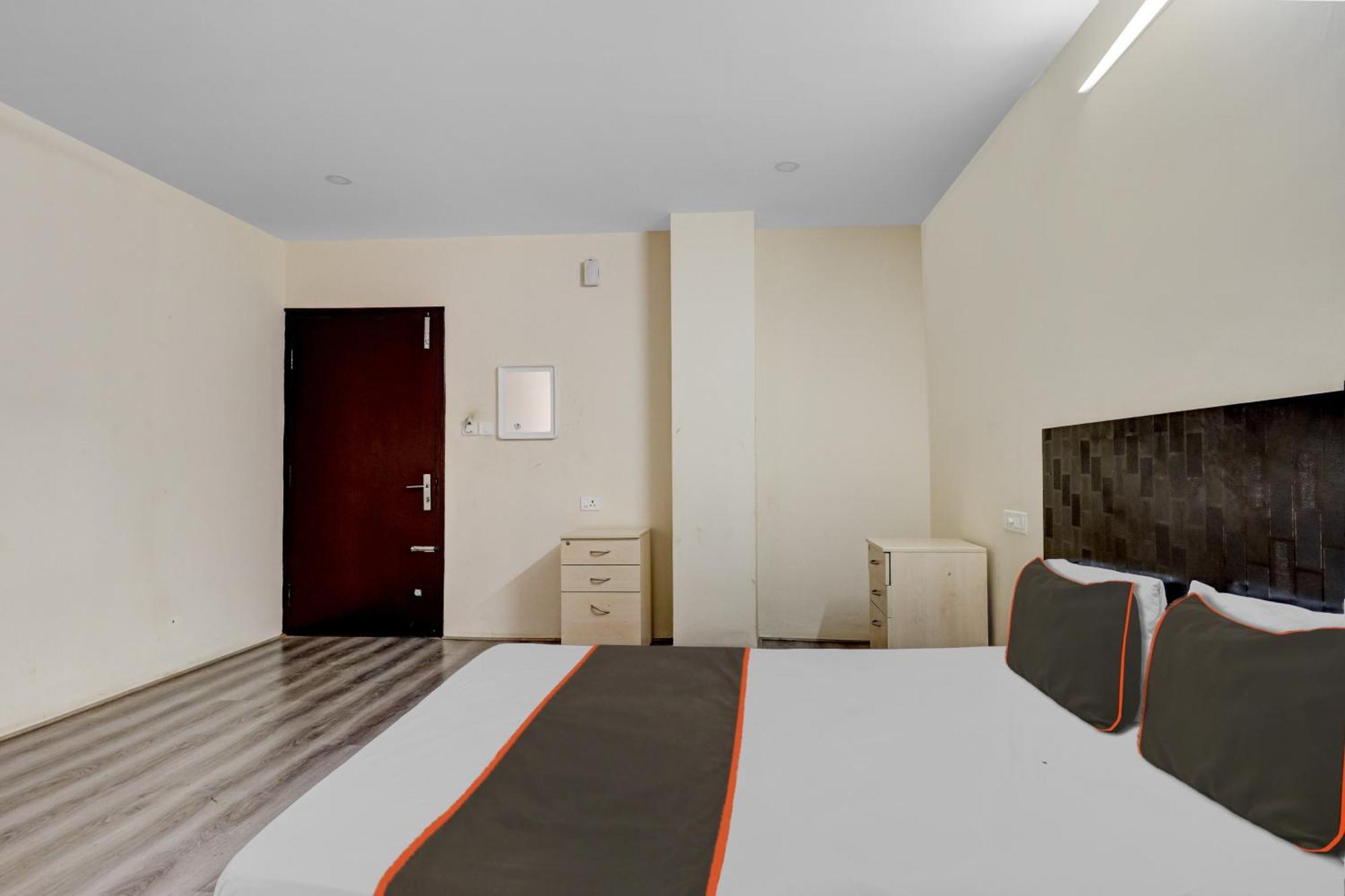 Hotel O Crescent Shine Bangalore Exteriör bild